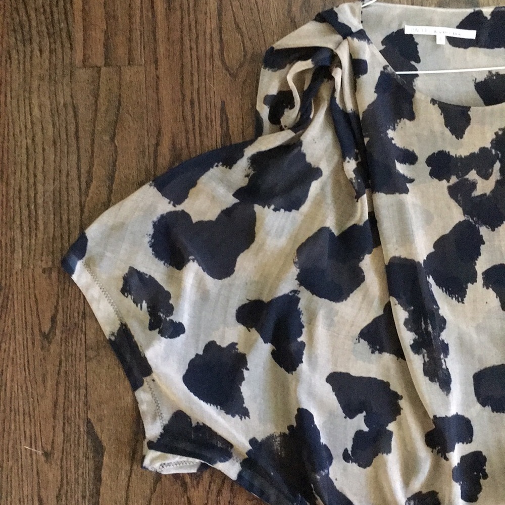 Flowy Top- - Picture 4 of 6